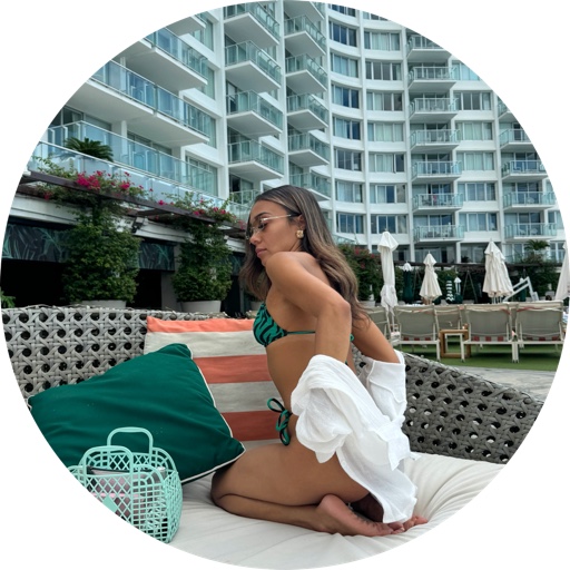 AshleyAgosto on LTK