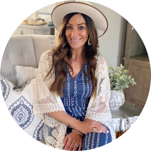 Danielle Deming  on LTK