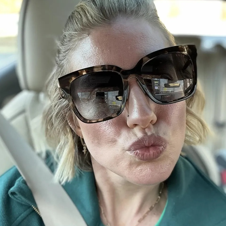 Sarcastic_Momlife on LTK