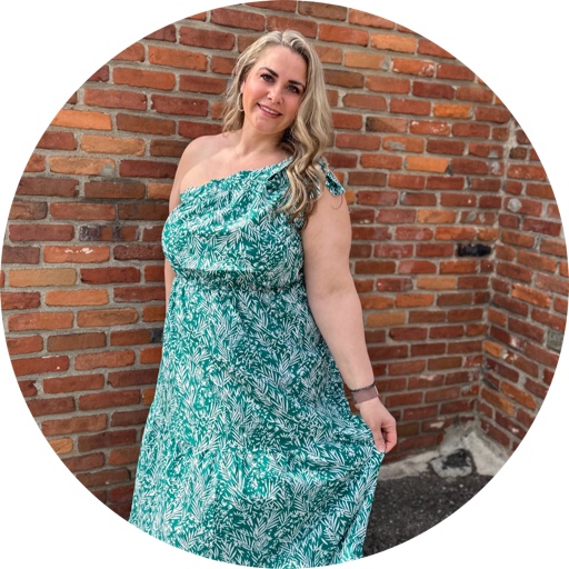 Angela_stylescurves2 on LTK