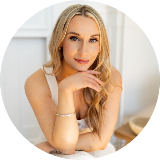 Dakota_Brooke on LTK