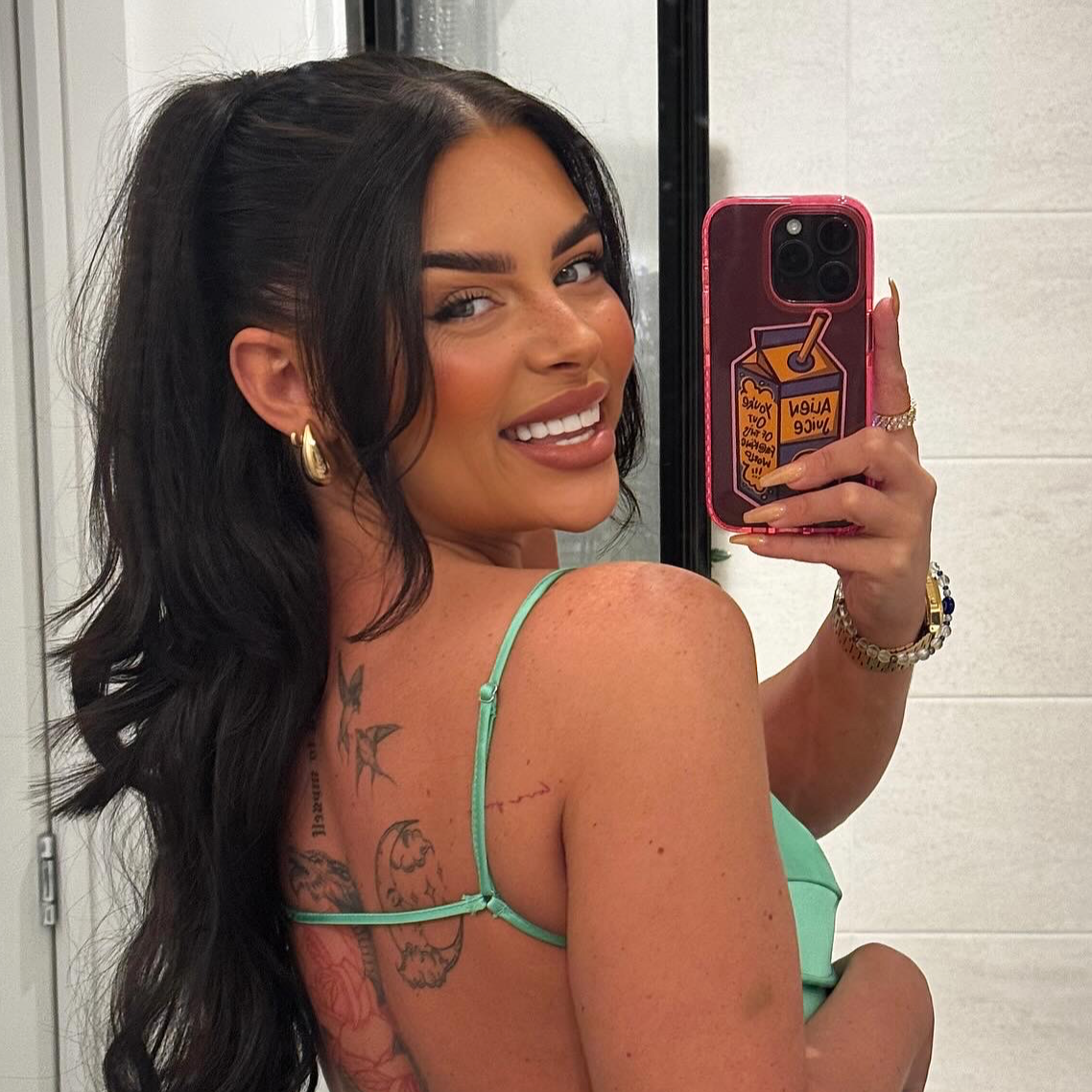 Carrie.wears.stuff on LTK