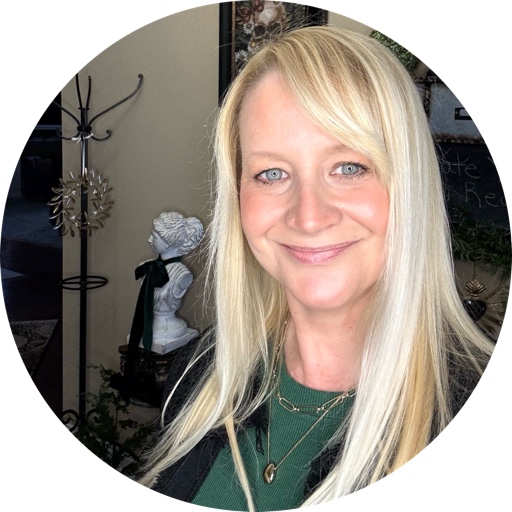 Pretty_Peacock_Curations on LTK