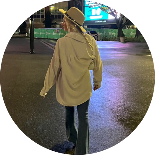 Julianne_Erhard on LTK