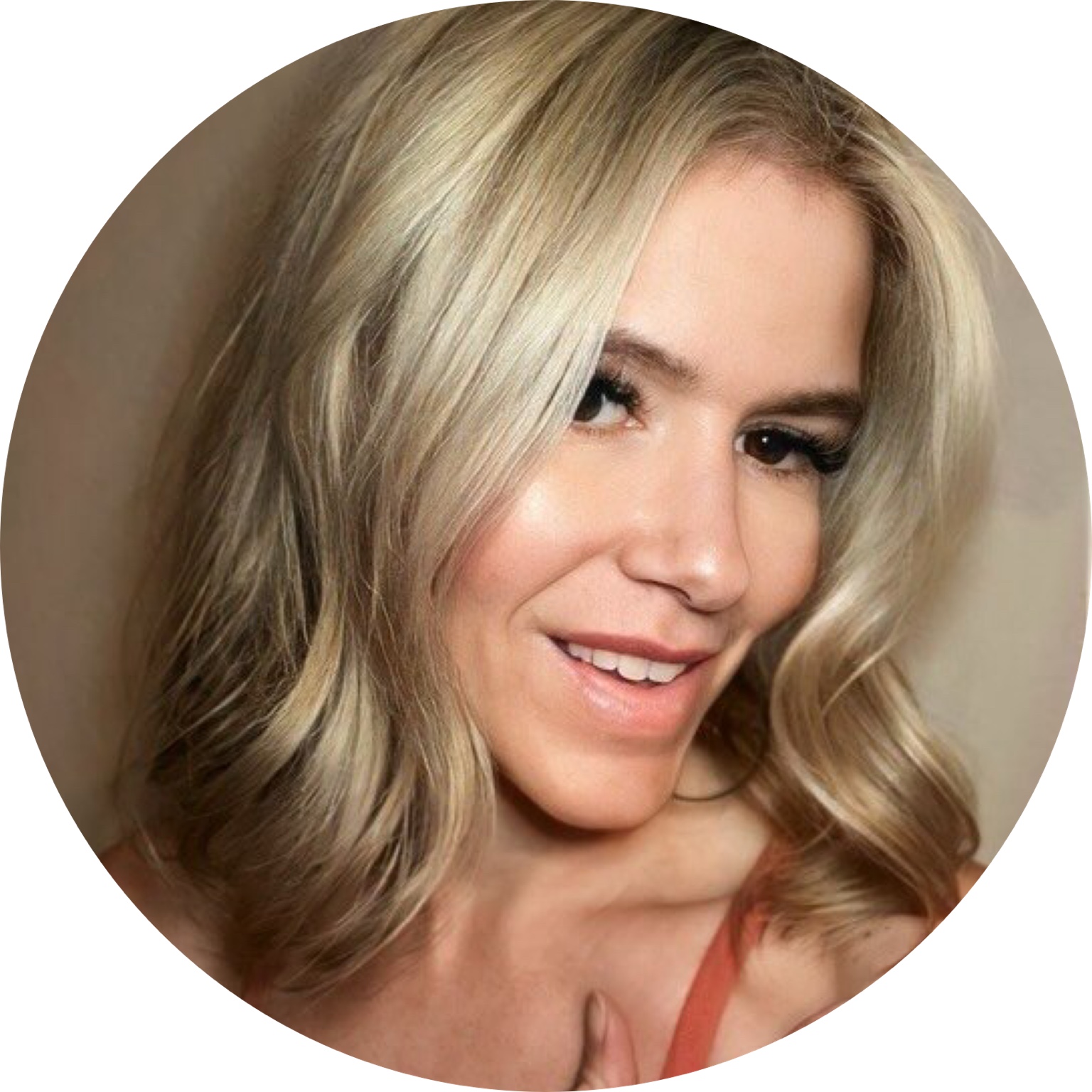 momshell_blonde on LTK