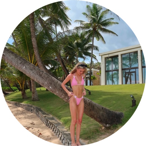 Ashley_Wagner on LTK