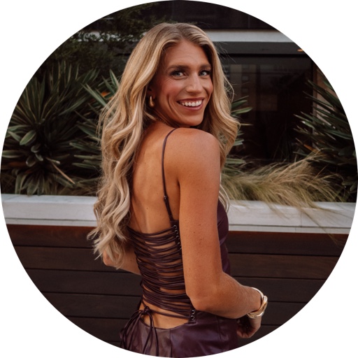 tallblondebell on LTK