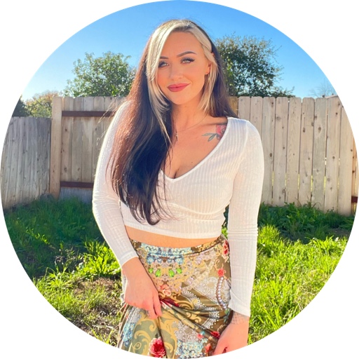 Elise_Woolsey on LTK