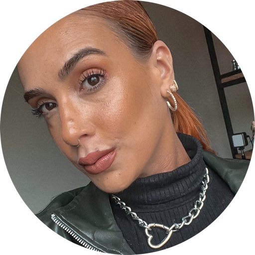 Thays_Lombardi_ on LTK