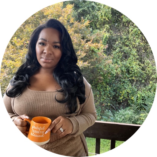 NickiStylesHerCurves on LTK