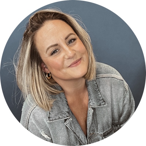 ashley armstrong on LTK