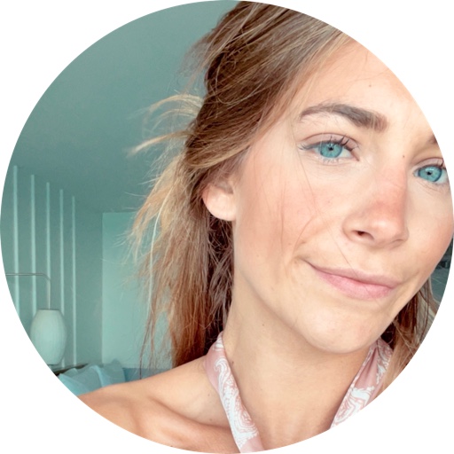 Elizabeth-Johnston on LTK