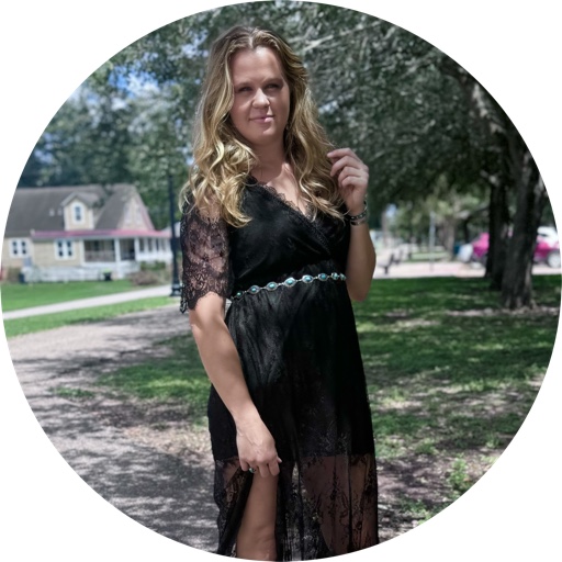 Elizabeth_Muras on LTK