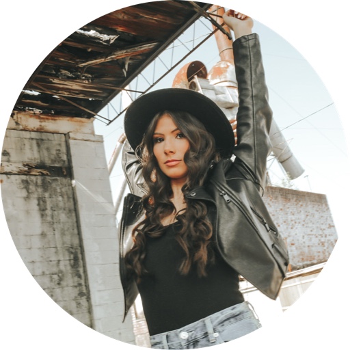 Laurentayfields on LTK