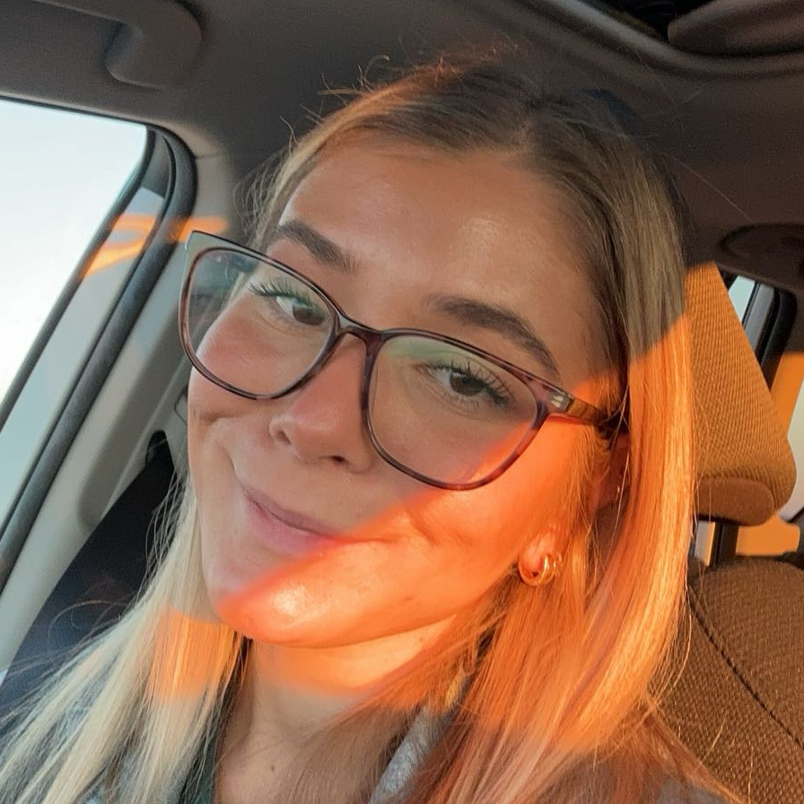 Lacey_Luikart on LTK
