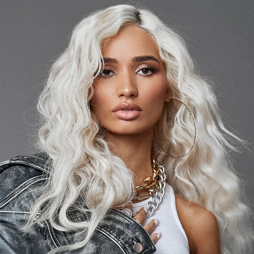 ♛ Pia Mia on LTK