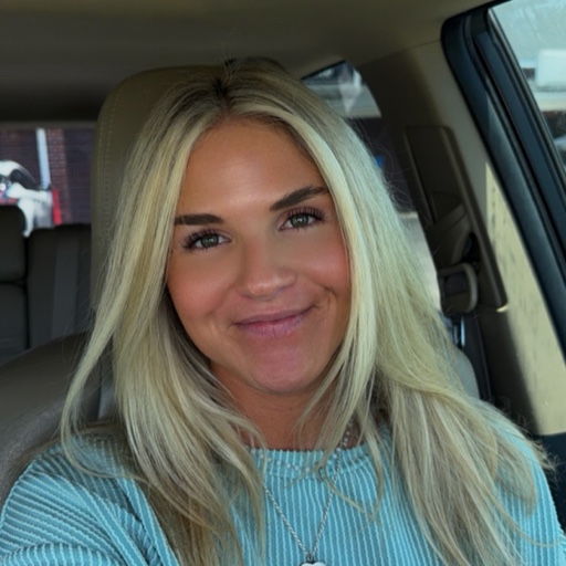 Micaelacooley on LTK