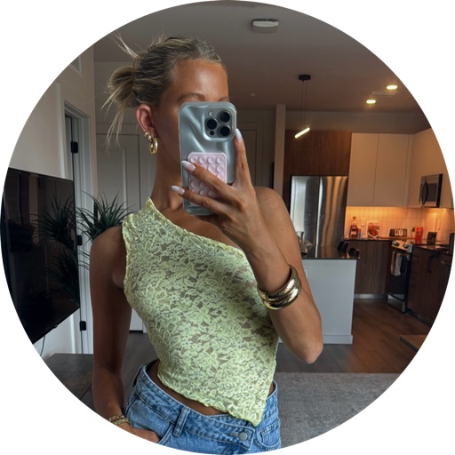 Julia_Bailey on LTK